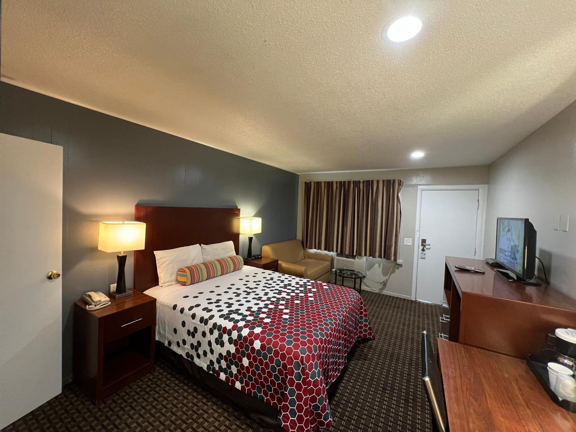 Travelers Inn Eugene University エクステリア 写真