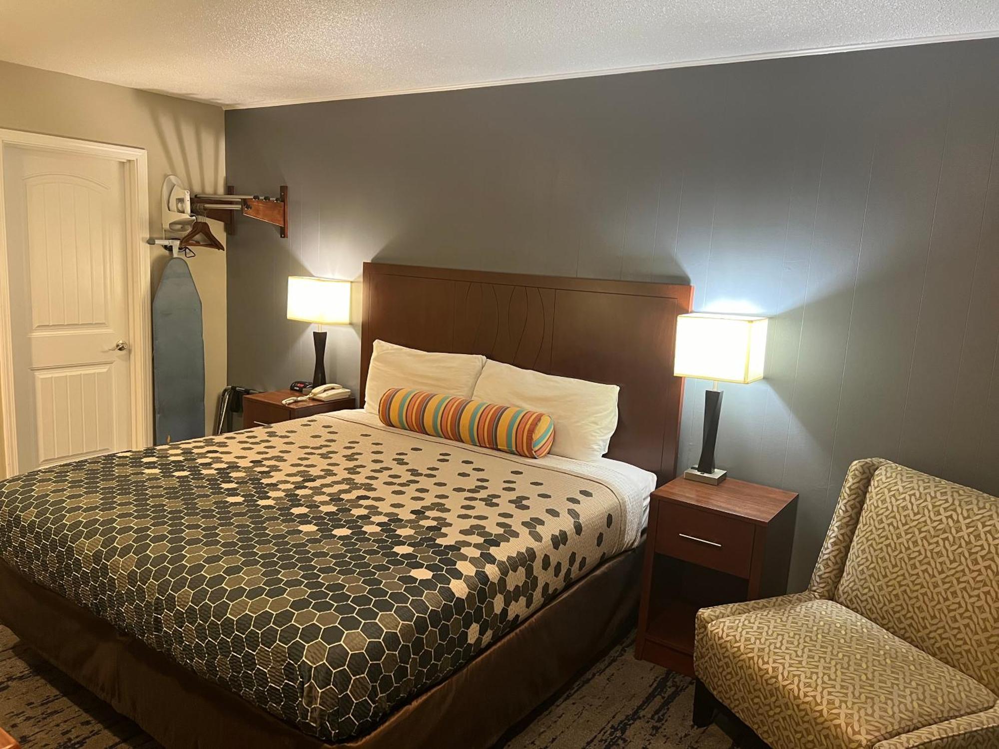 Travelers Inn Eugene University エクステリア 写真